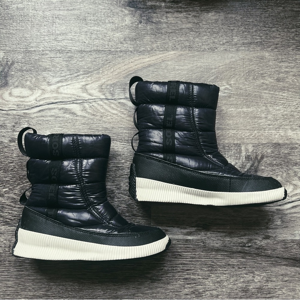 Out N About Puffy Mid Boots